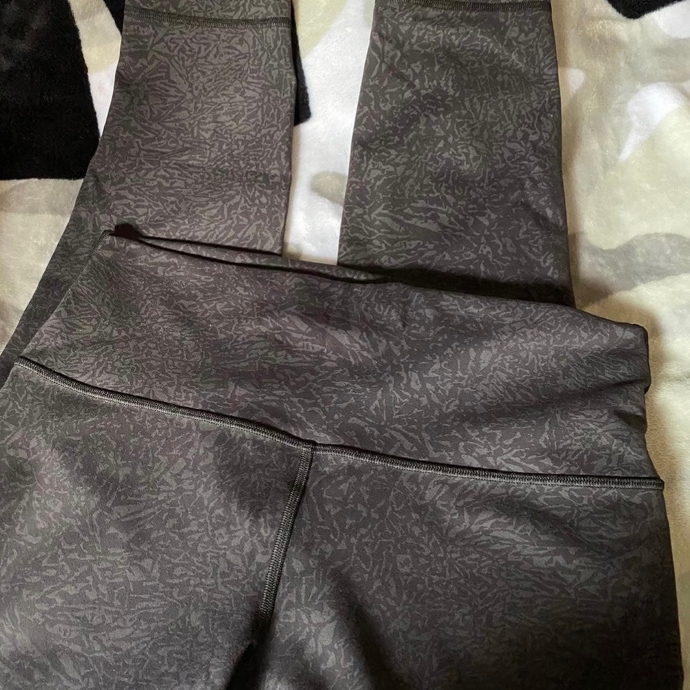 Lululemon Wunder Under HR 25”